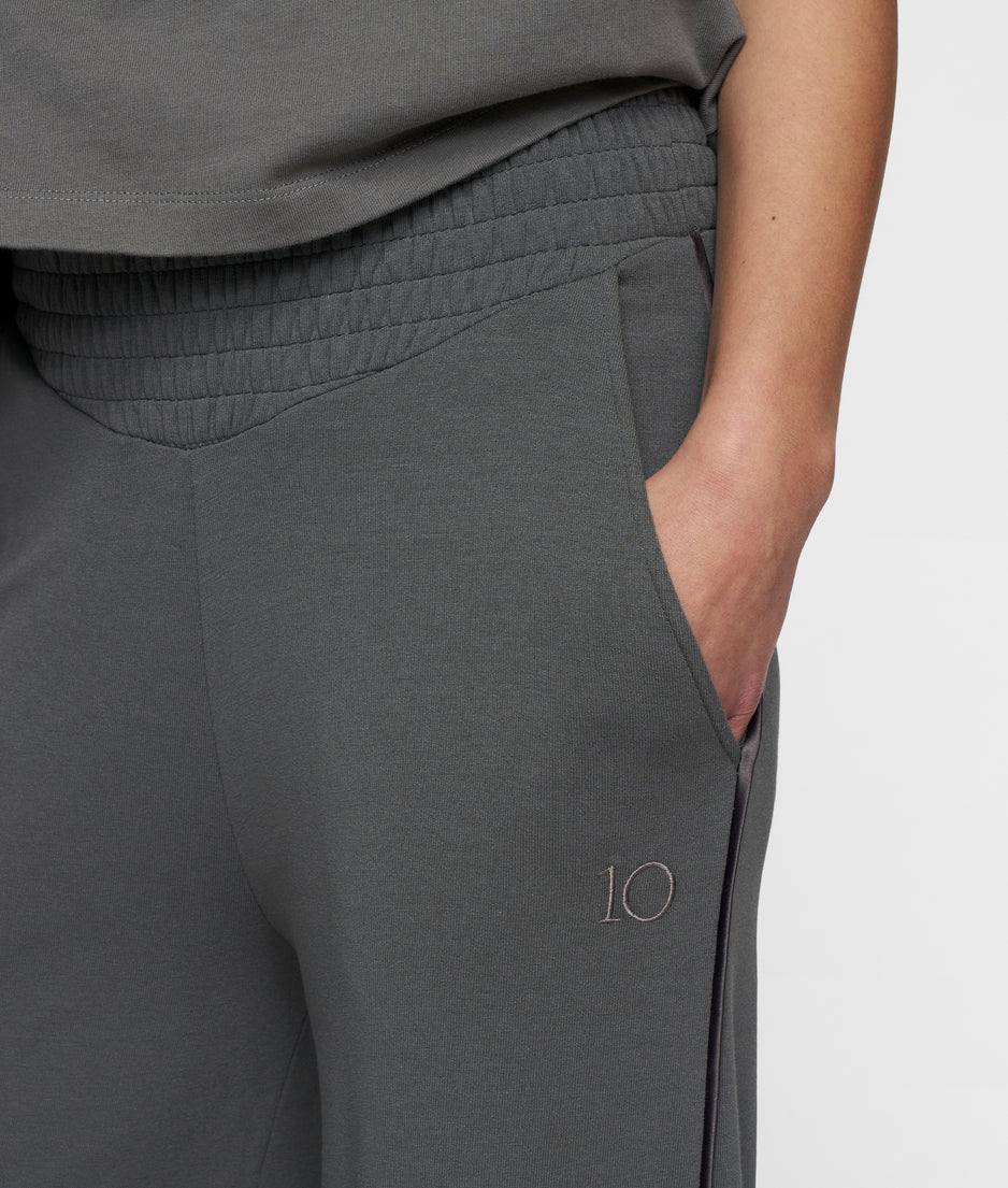 smock waistband pants | oil