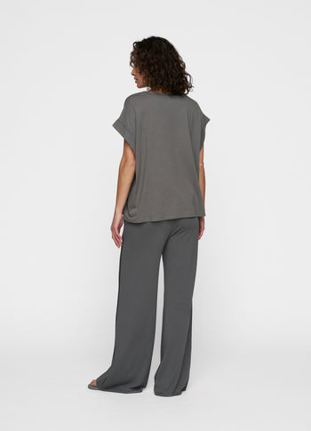 wide tee | oil
