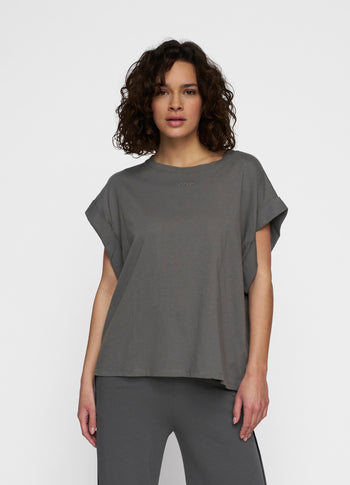 wide tee | oil