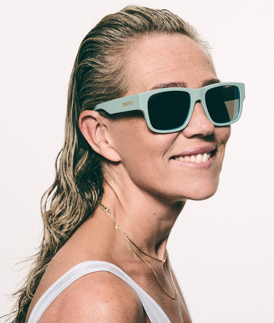 the essential sunglasses | blue haze