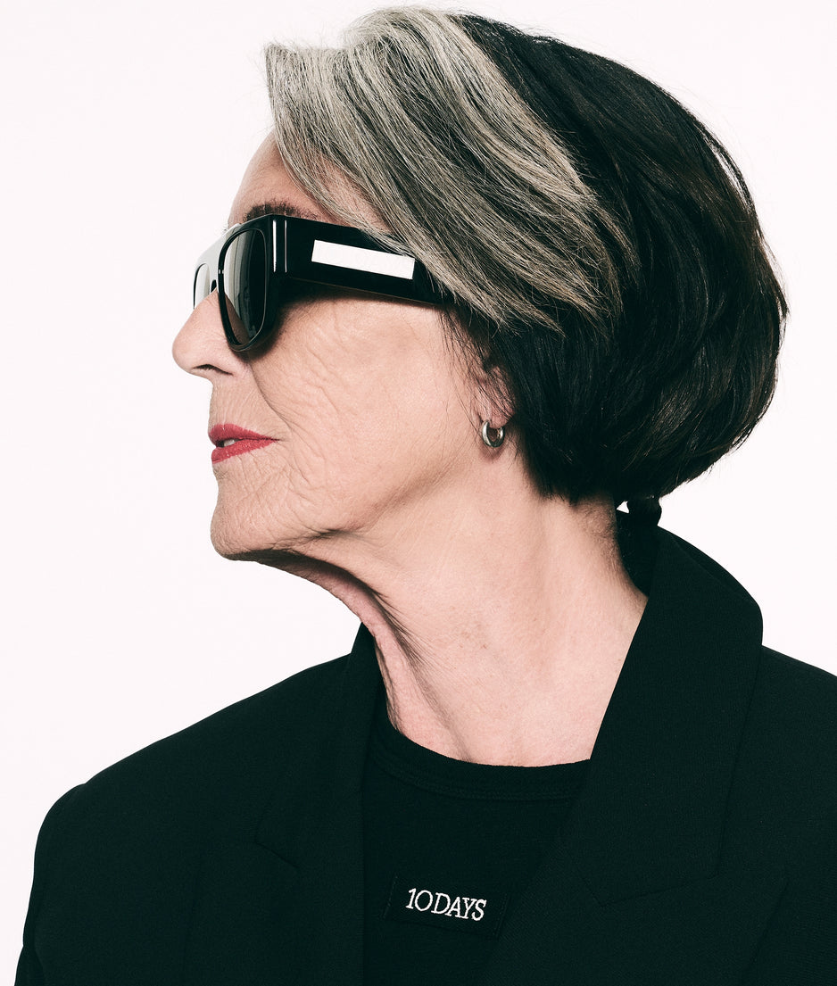 the iconic sunglasses | black