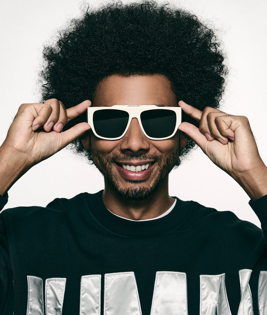 the iconic sunglasses | ecru