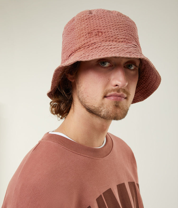 Axel bucket hat | brick