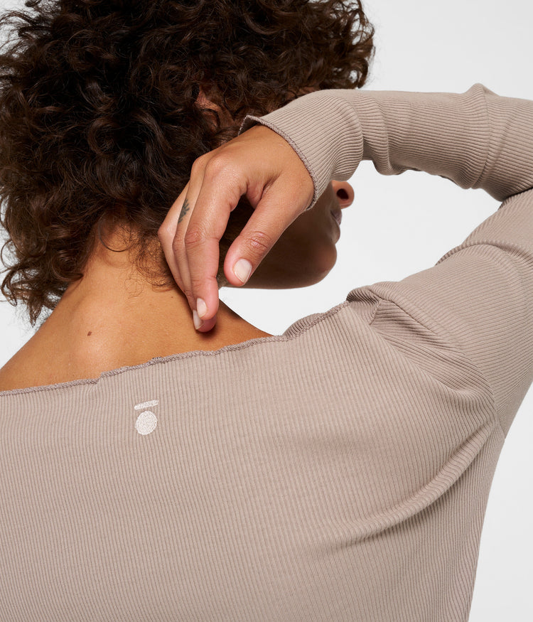 soft rib boatneck tee | warm taupe