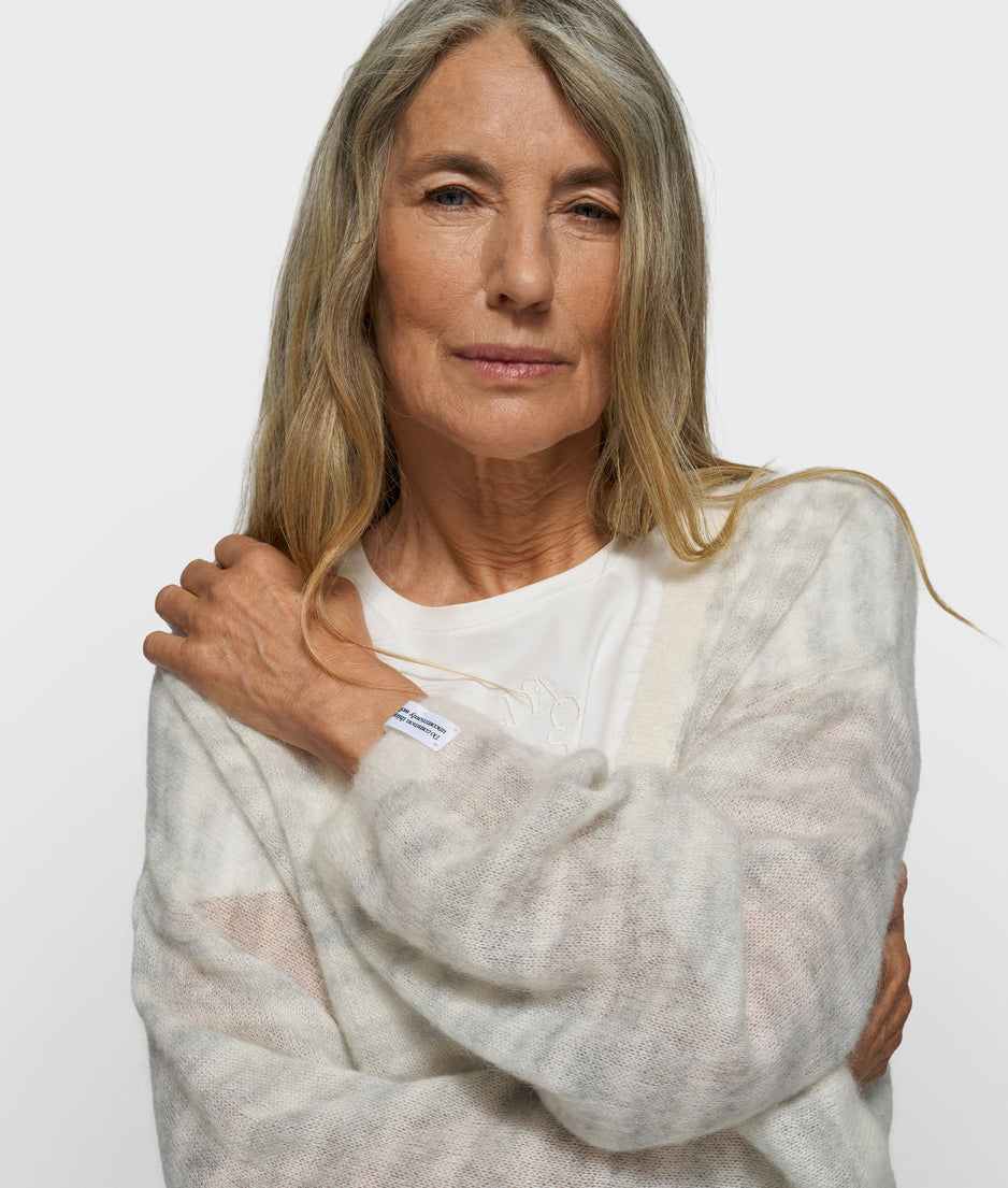 thin v-neck knit sweater | light grey melee/ecru