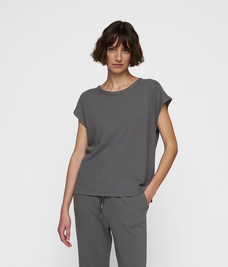 tee linen | oil