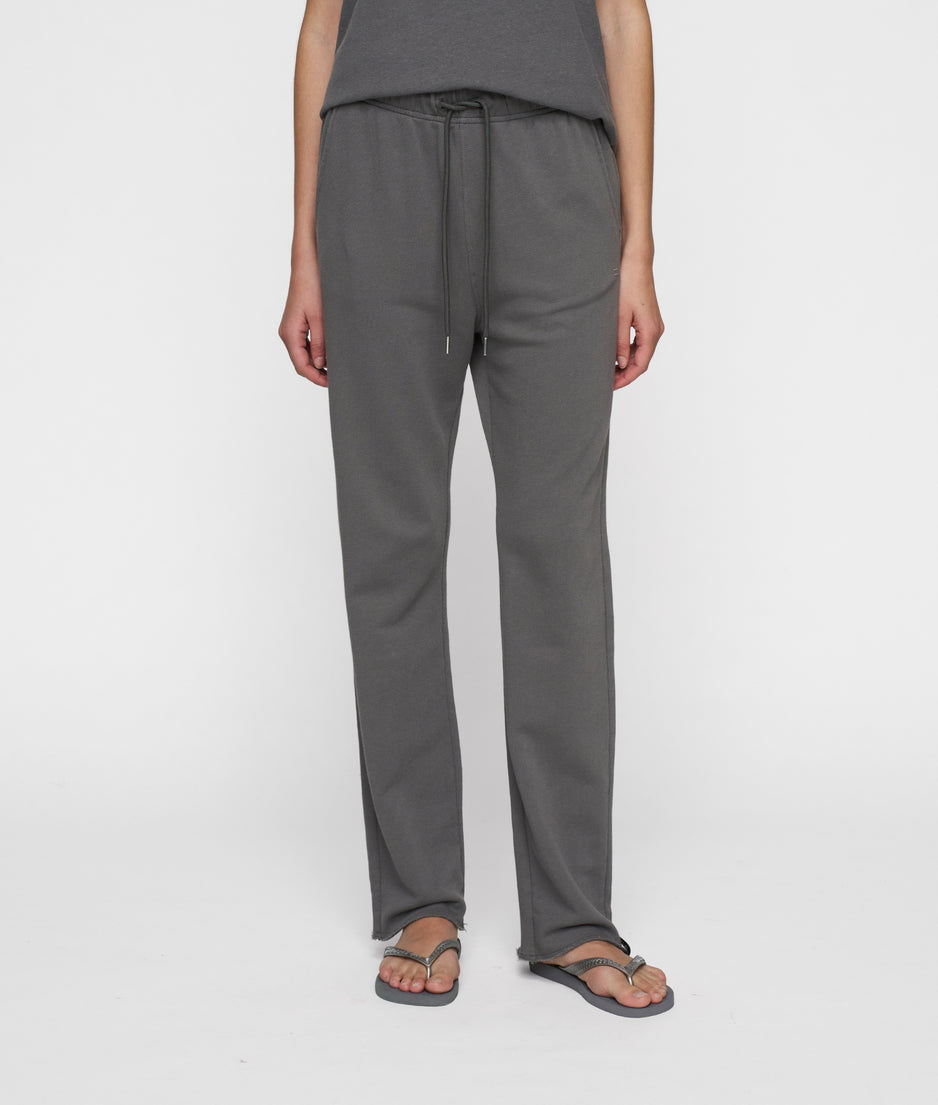 straight jogger | oil