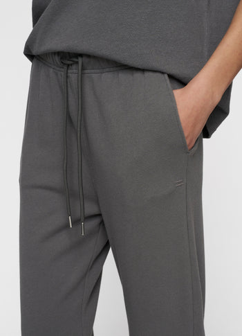 straight jogger | oil