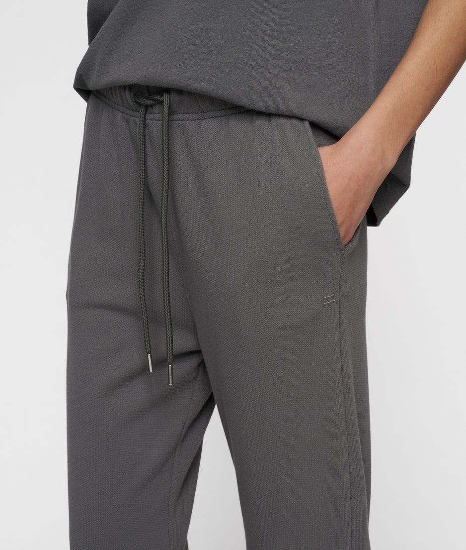 straight jogger | oil