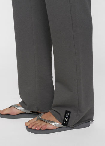 straight jogger | oil
