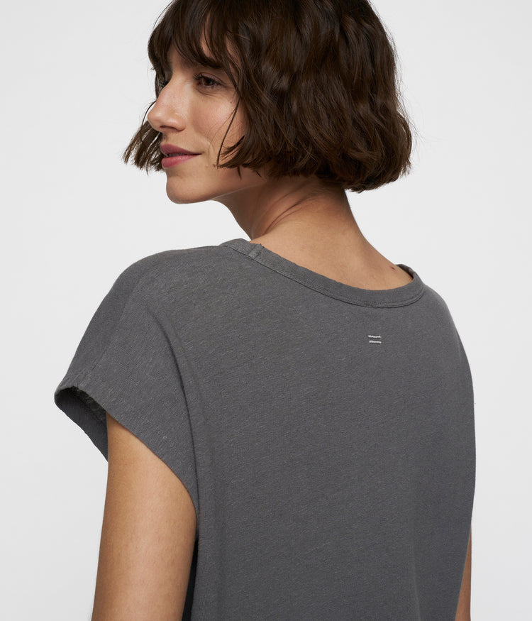 tee linen | oil
