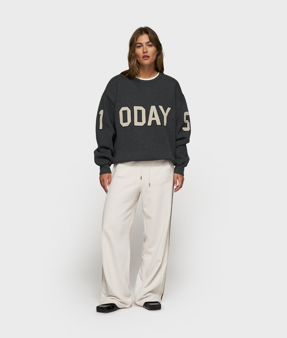 statement sweater logo patch | antra melee