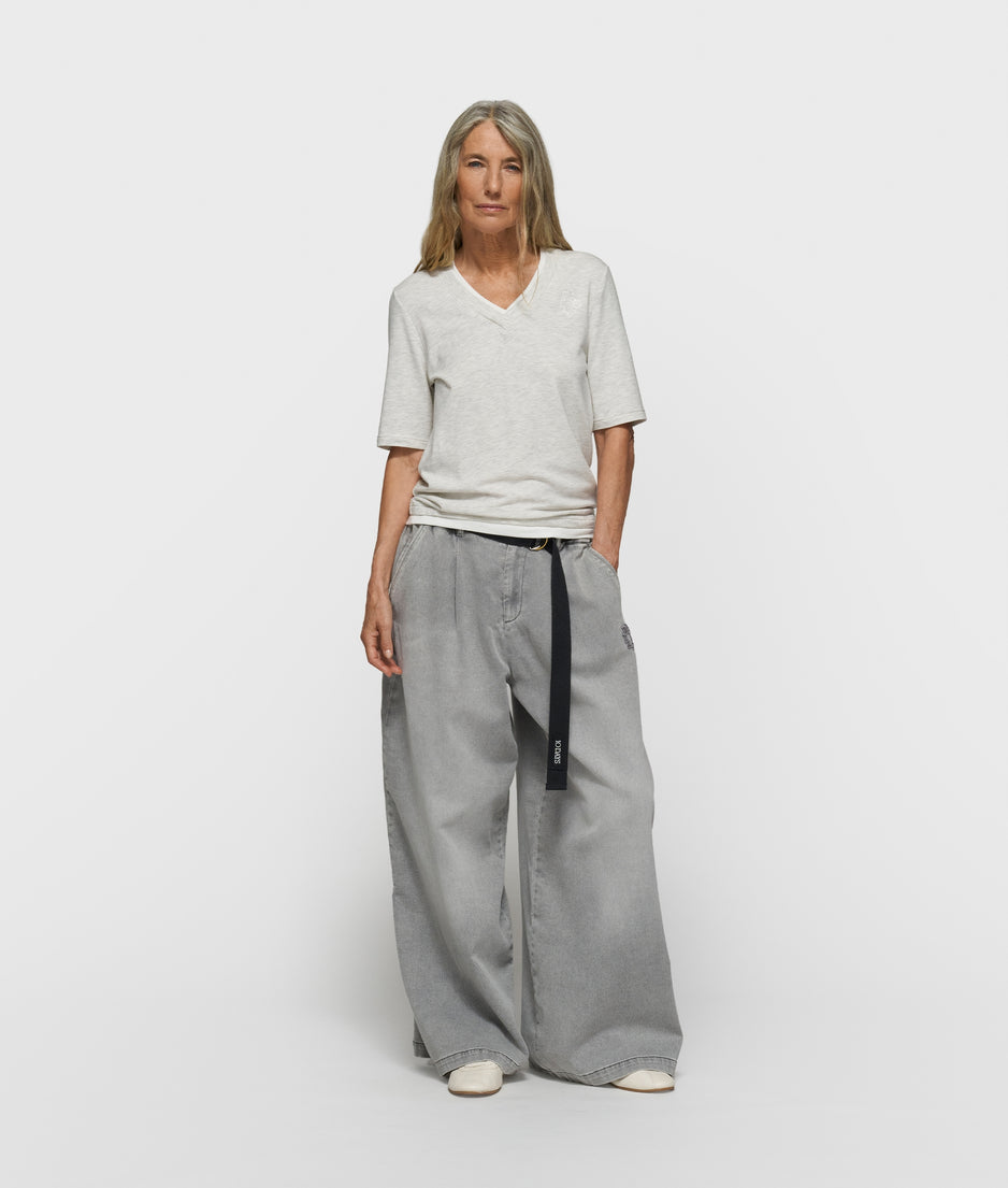 double layer v-neck tee | soft white melee