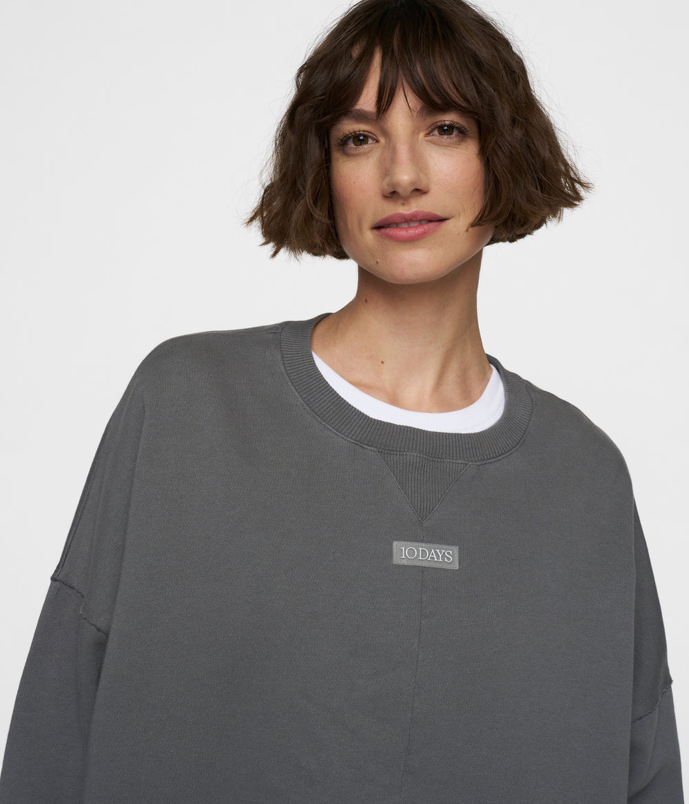 beach sweater | oil