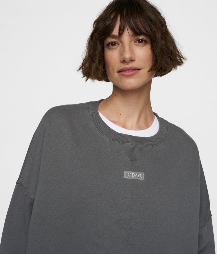 beach sweater | oil