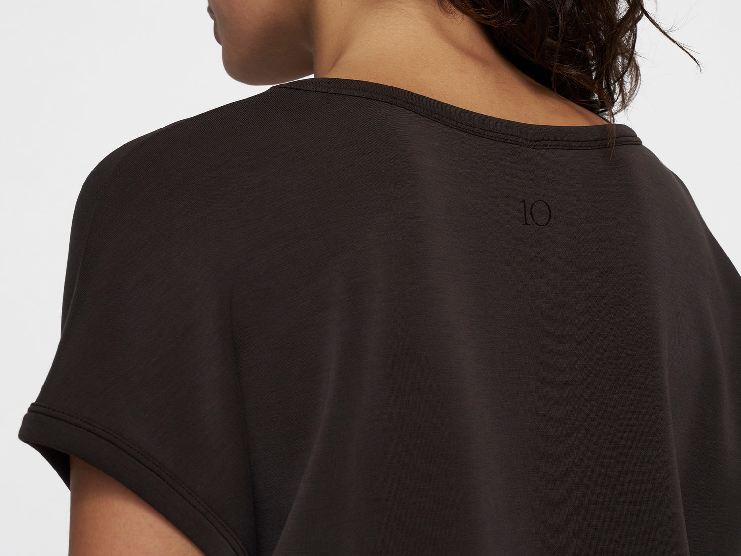 soft scuba v-neck tee | chocolate
