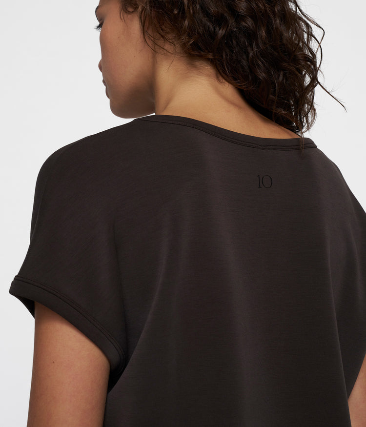 soft scuba v-neck tee | chocolate
