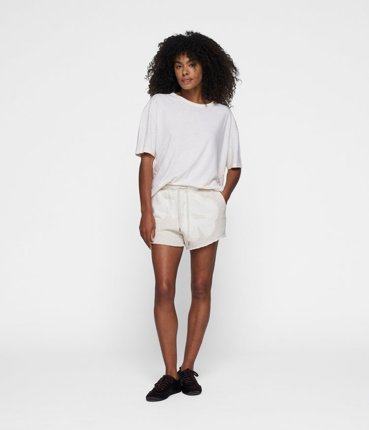 shorts flower | soft white melee