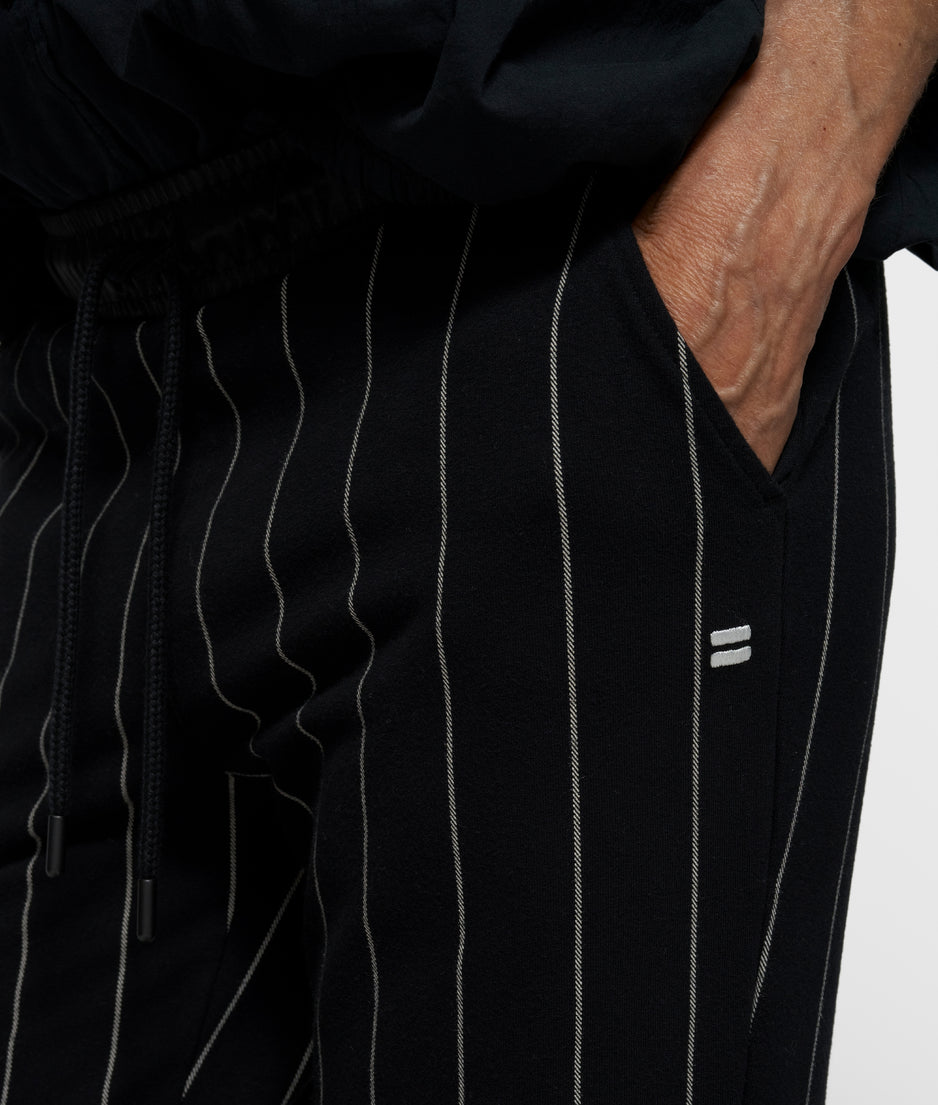 cropped jogger pinstripe | black