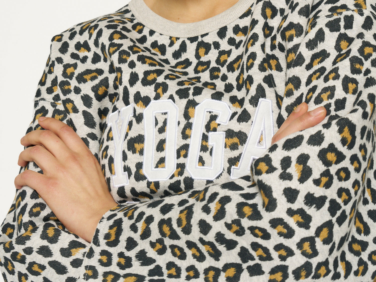 raw edge statement sweater leopard | light grey melee