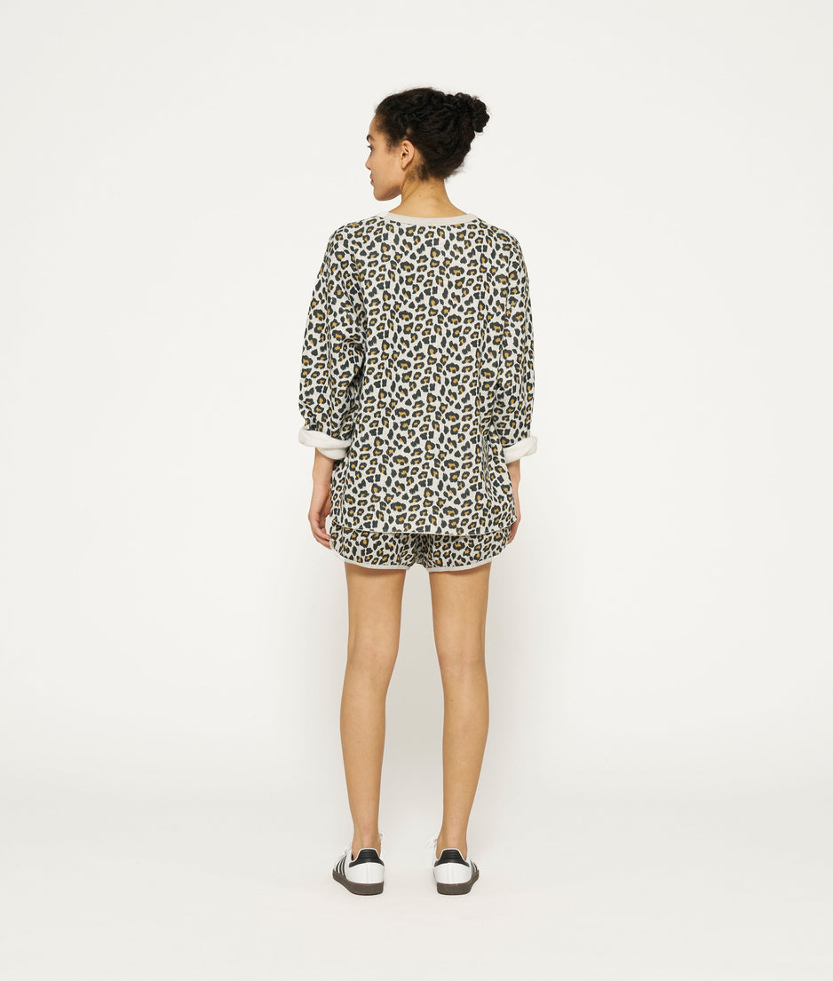 raw edge statement sweater leopard | light grey melee