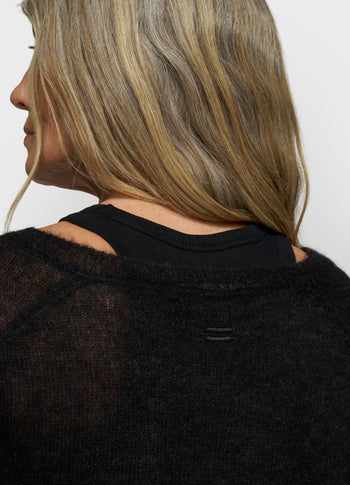 THE V-NECK KNIT SWEATER | black