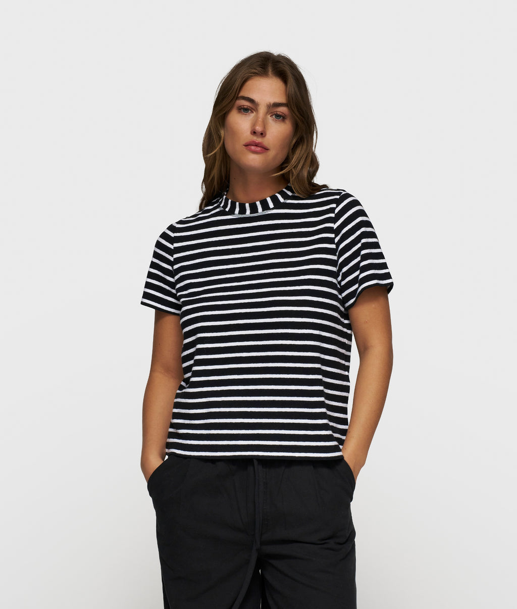THE PETITE TEE STRIPES | black/white