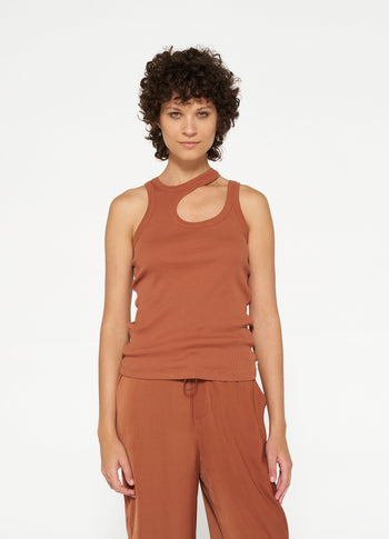 cut out tank top rib | saddle brown