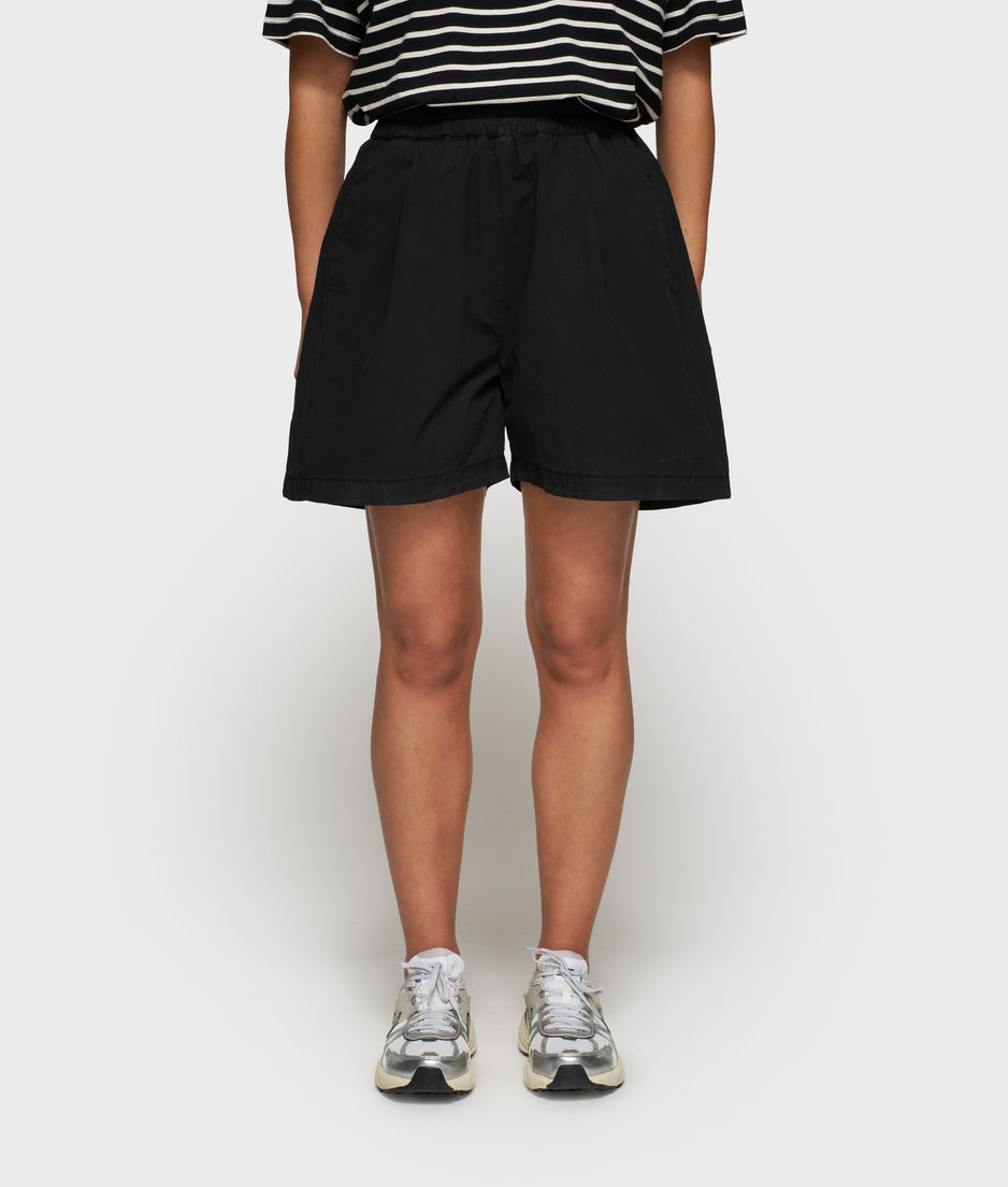 THE PROUD BERMUDA | black