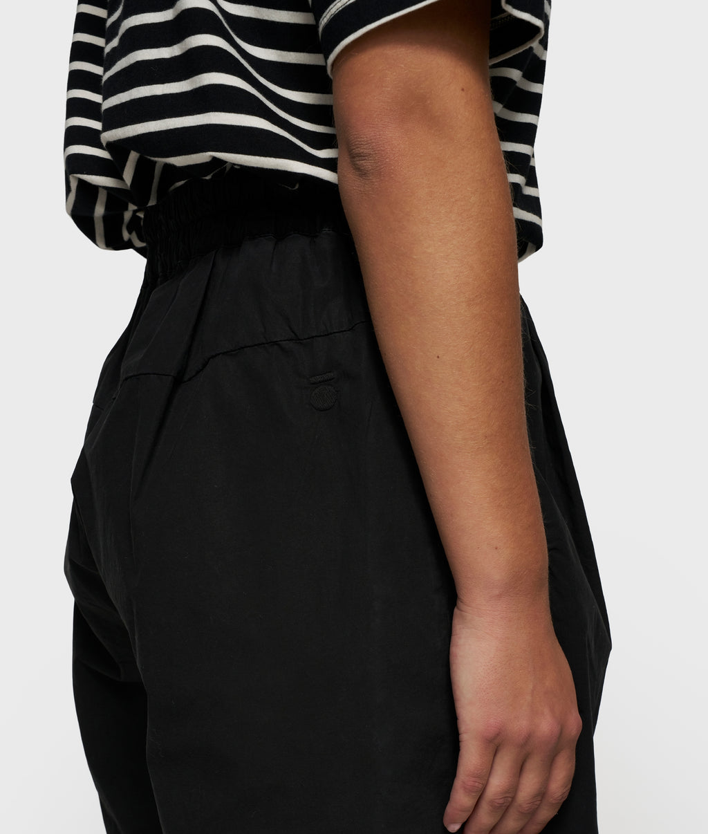 THE PROUD BERMUDA | black