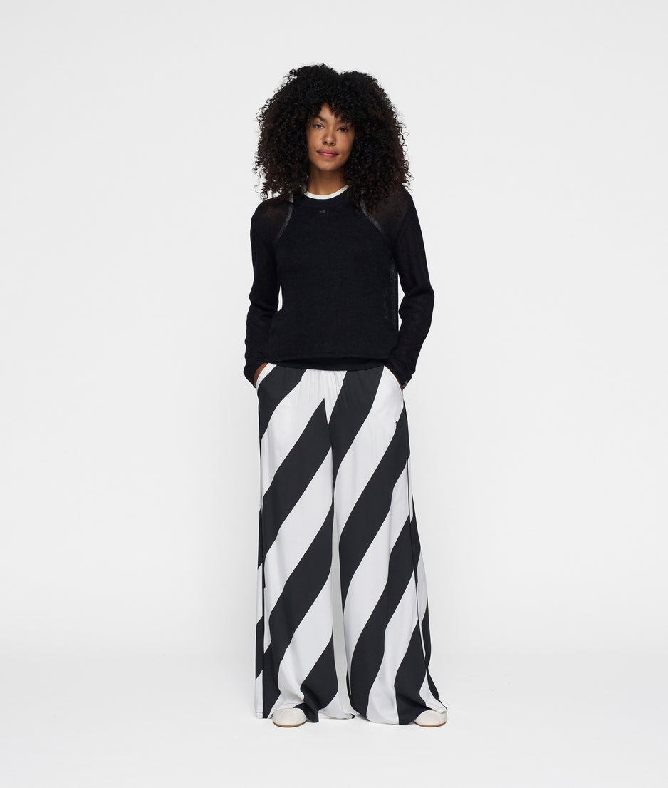 thin knit sweater | black