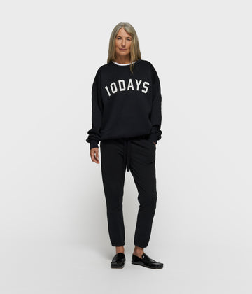 THE CROPPED JOGGER | black