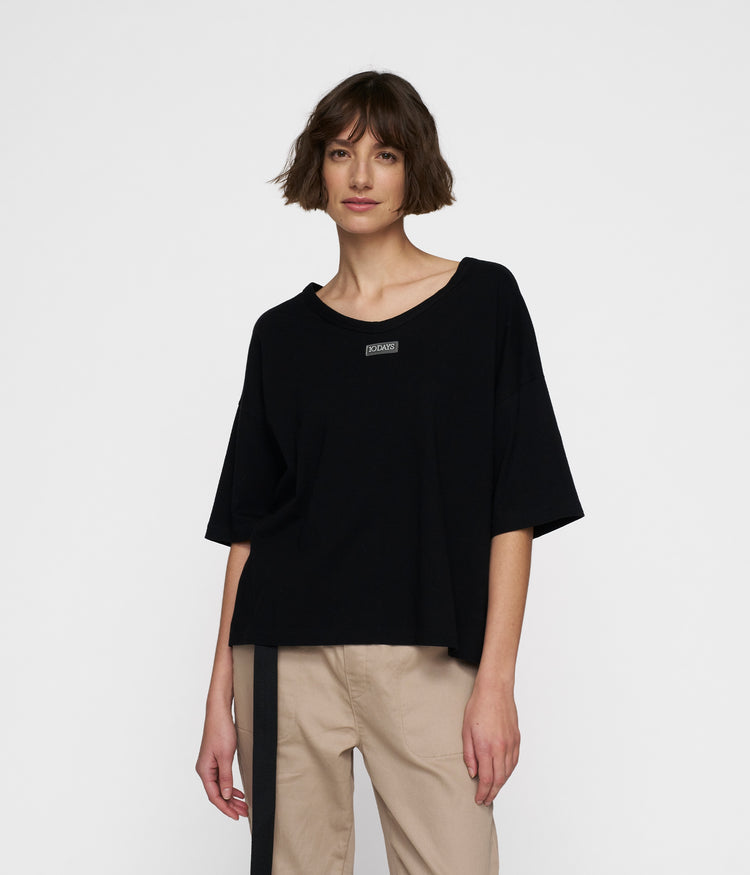 boxy tee | black