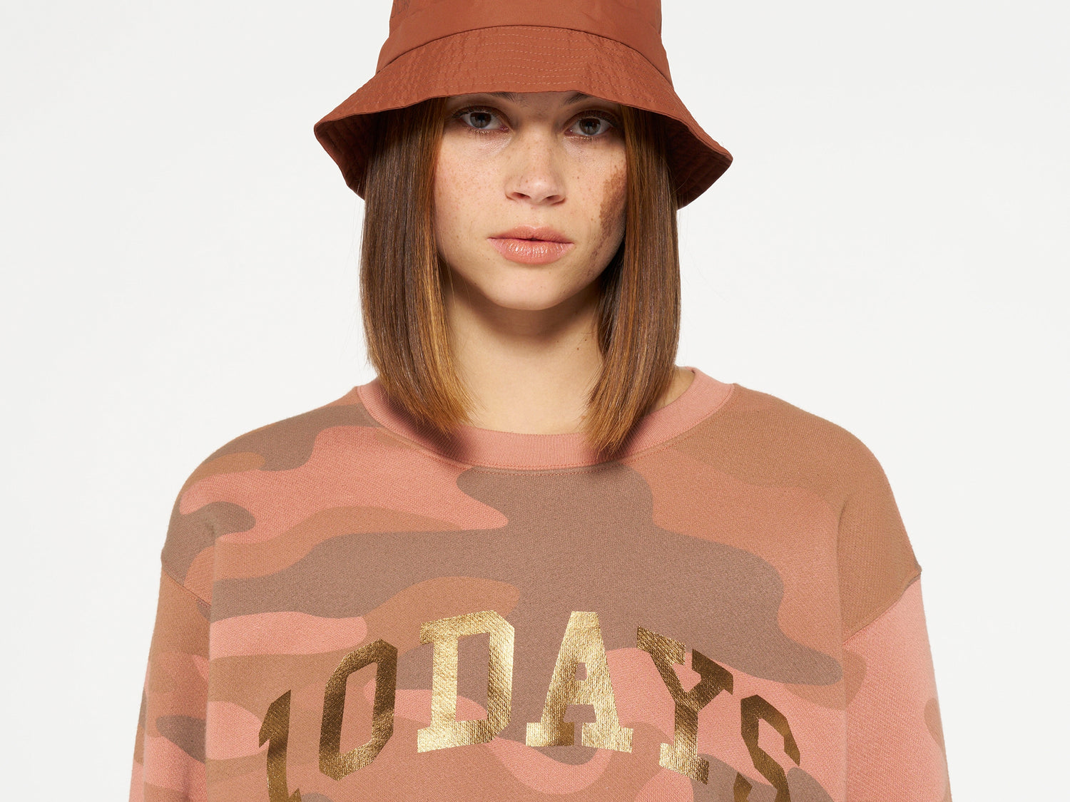 statement sweater camo | saddle brown