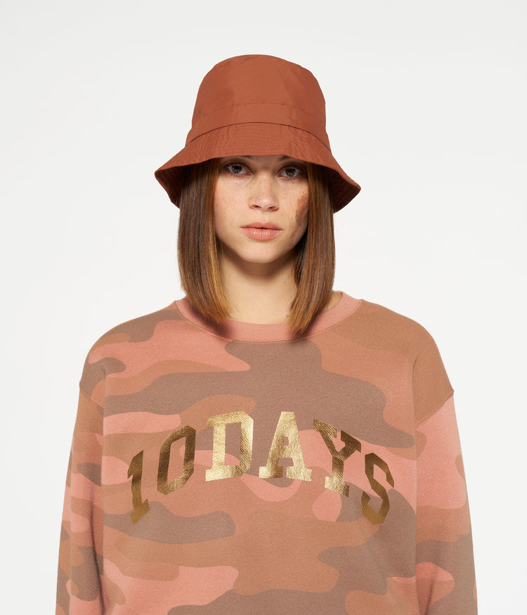 statement sweater camo | saddle brown