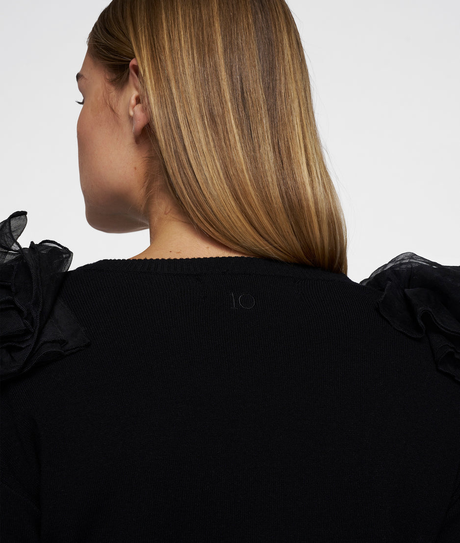 dramatic knit sweater | black