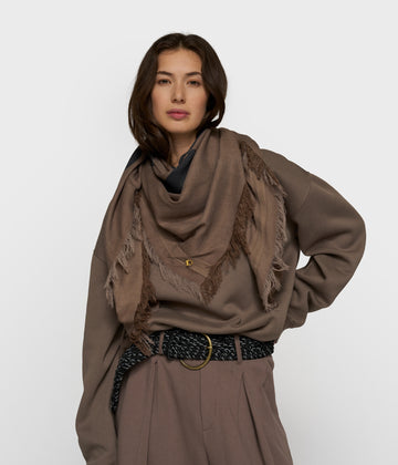 scarf love on top | moonrock