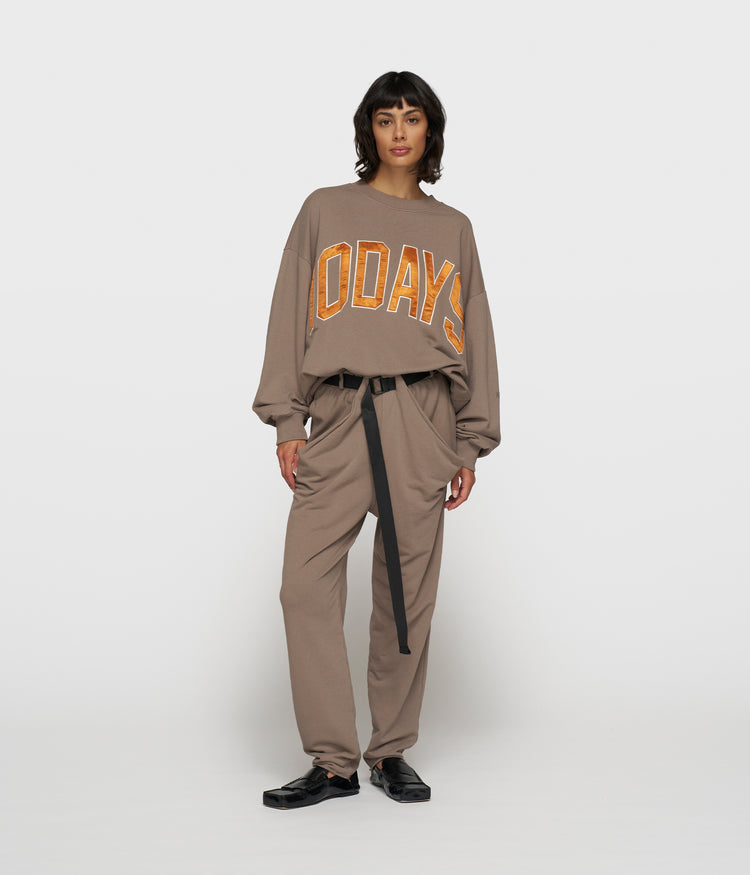 pleated belt jogger | moonrock