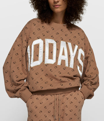 sweater monogram 10DAYS | fudge