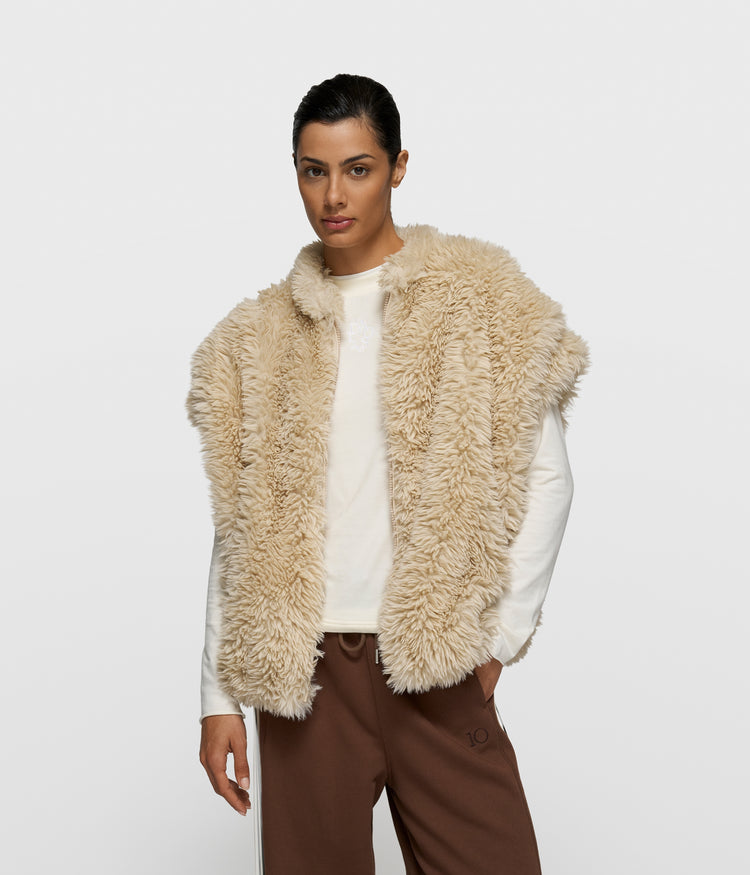 fluffy gilet | pearl