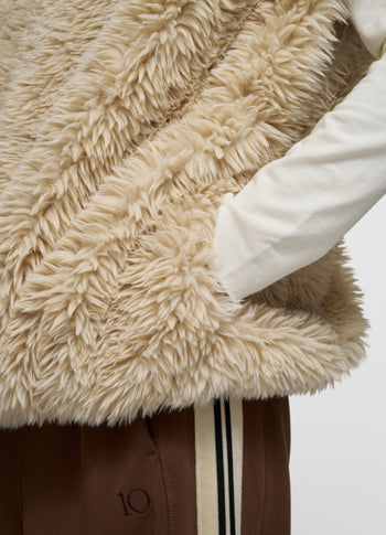 fluffy gilet | pearl