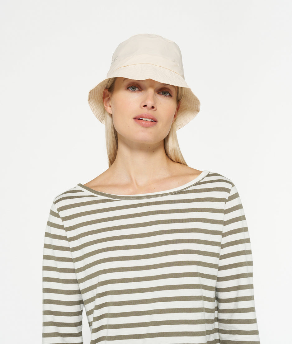 bucket hat | vanilla cream