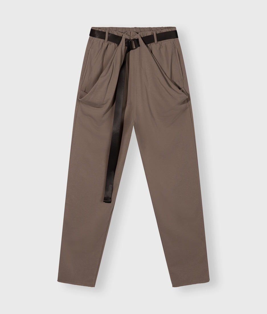 pleated belt jogger | moonrock