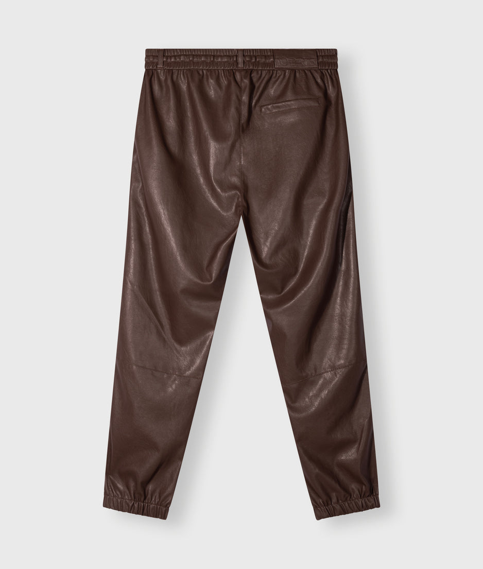 soft PU cropped jogger | deep wine