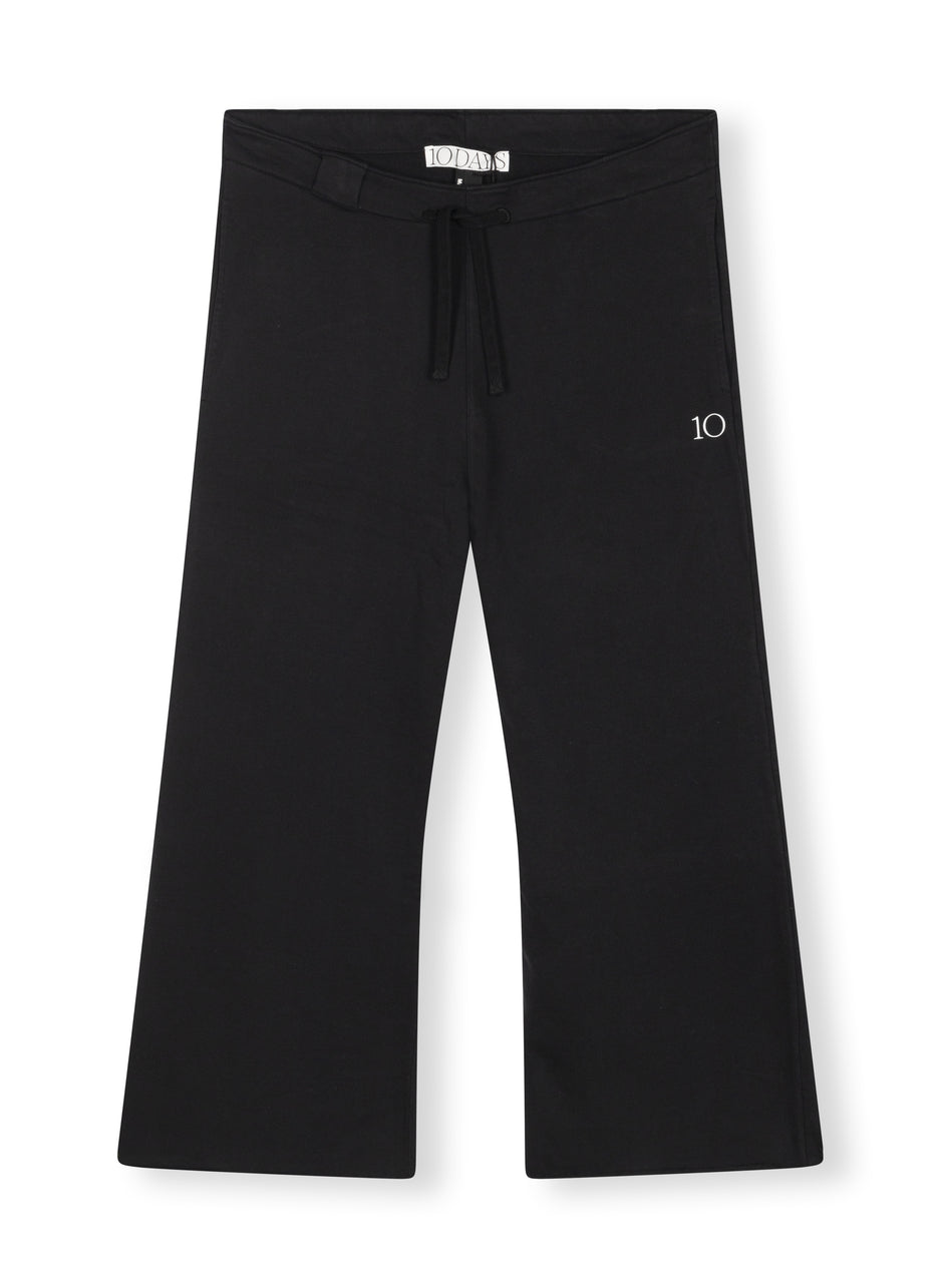 flared jogger | black