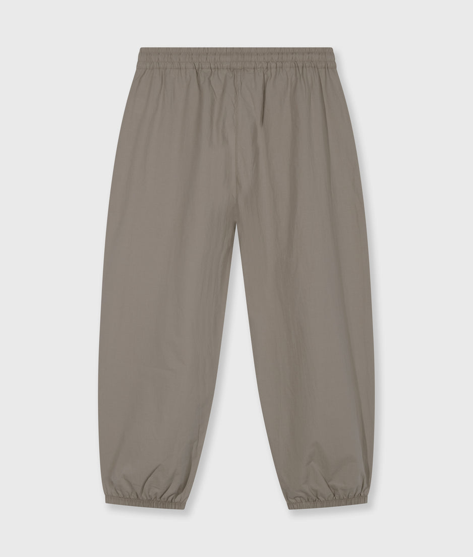 crinkle jogger | fog