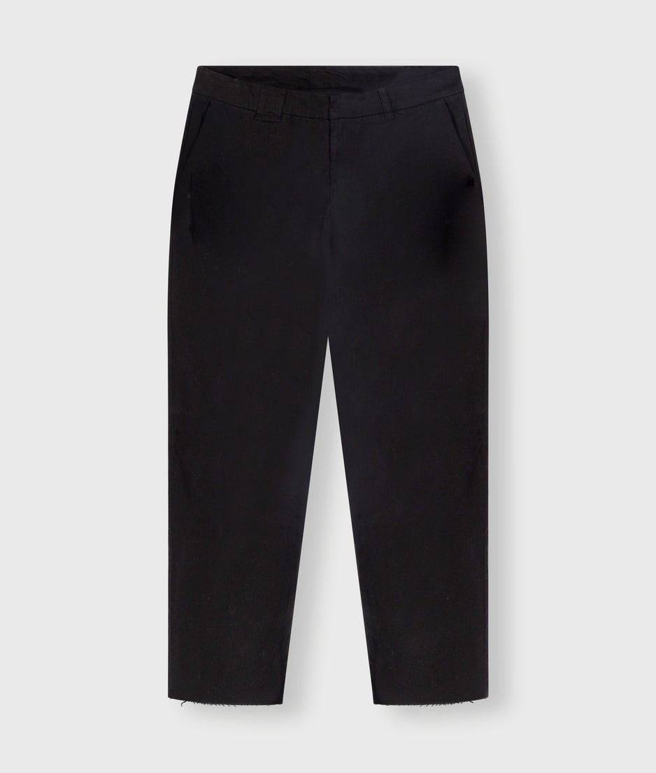 washed chino | black