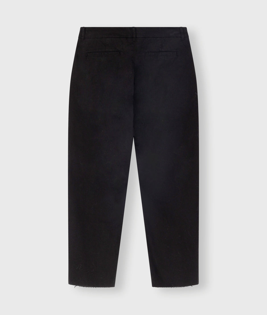 washed chino | black