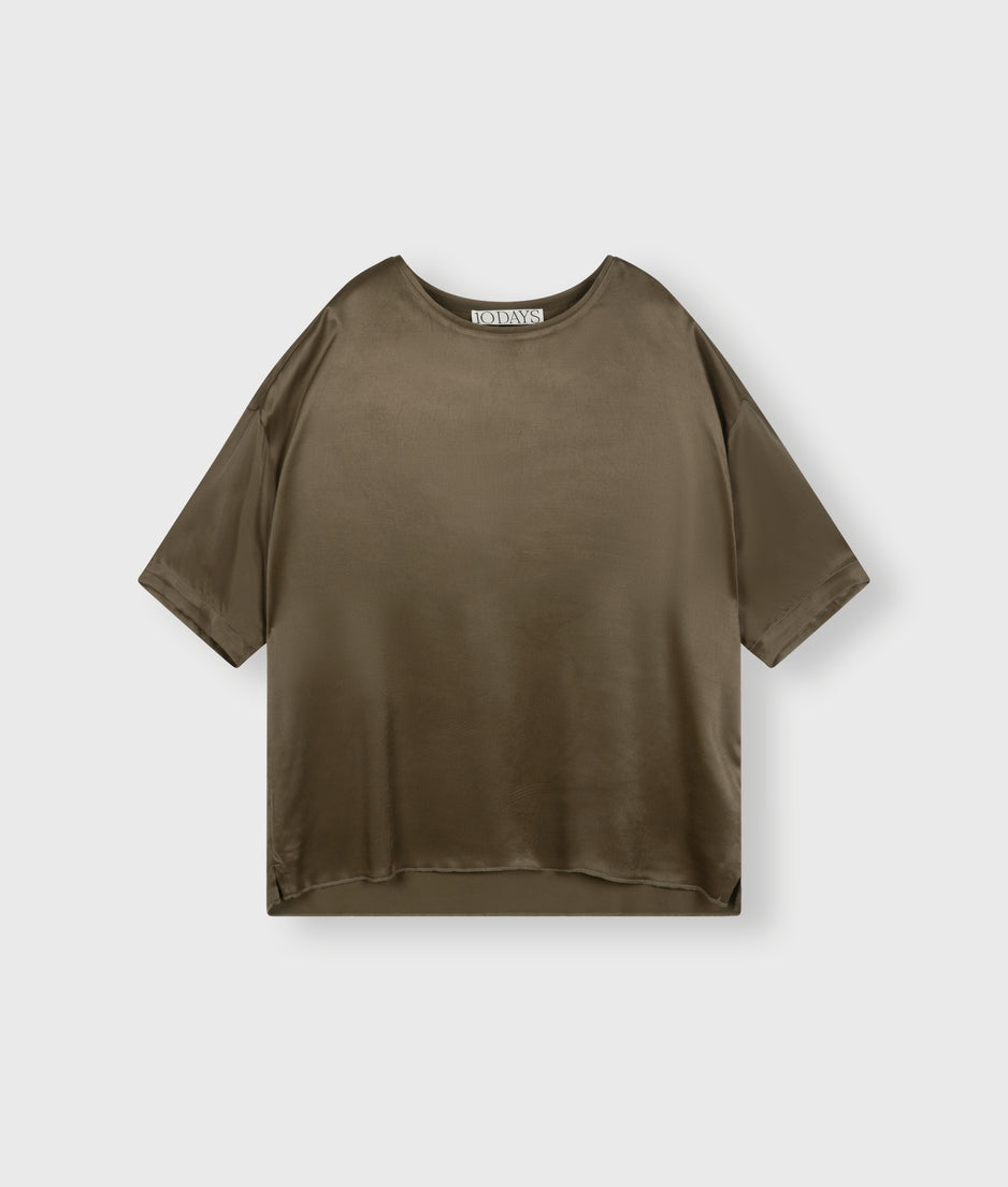 satin tee | dark moss