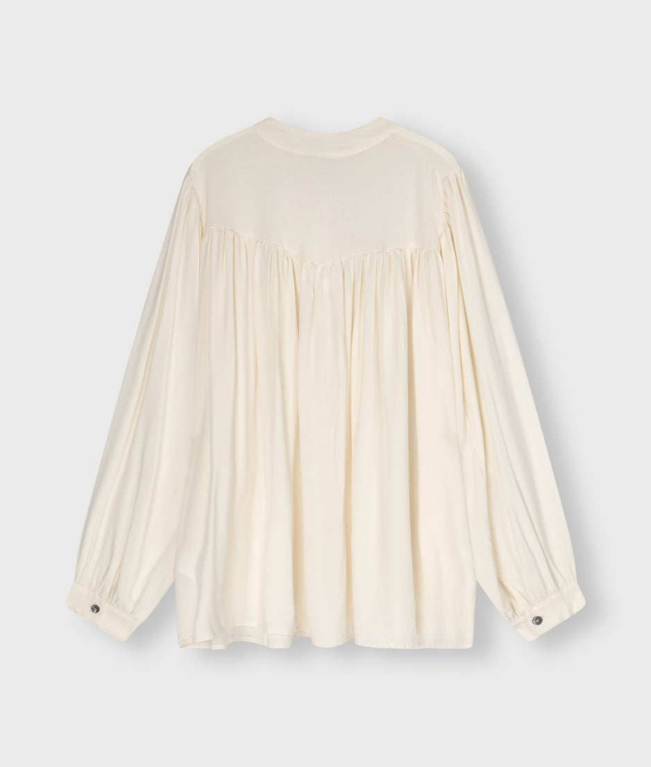 flowy pleated blouse | ecru